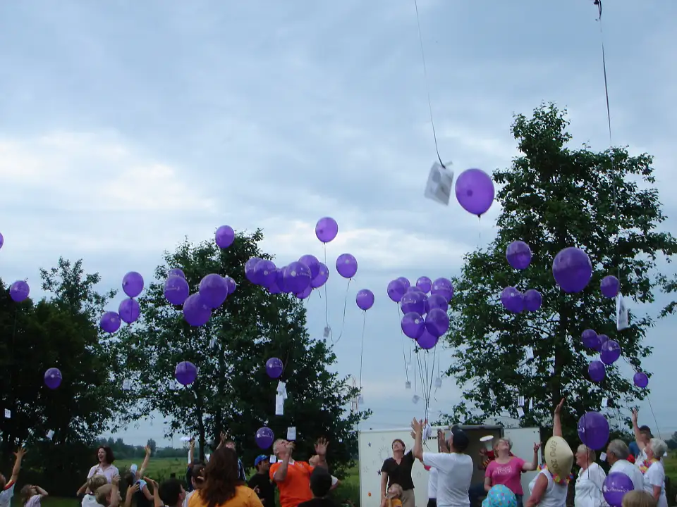 Start des Luftballonflugs zum Abschluss der 100-Jahr-Feier