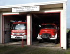 Spritzenhaus der FF Strom mit Feuerwehrwagen